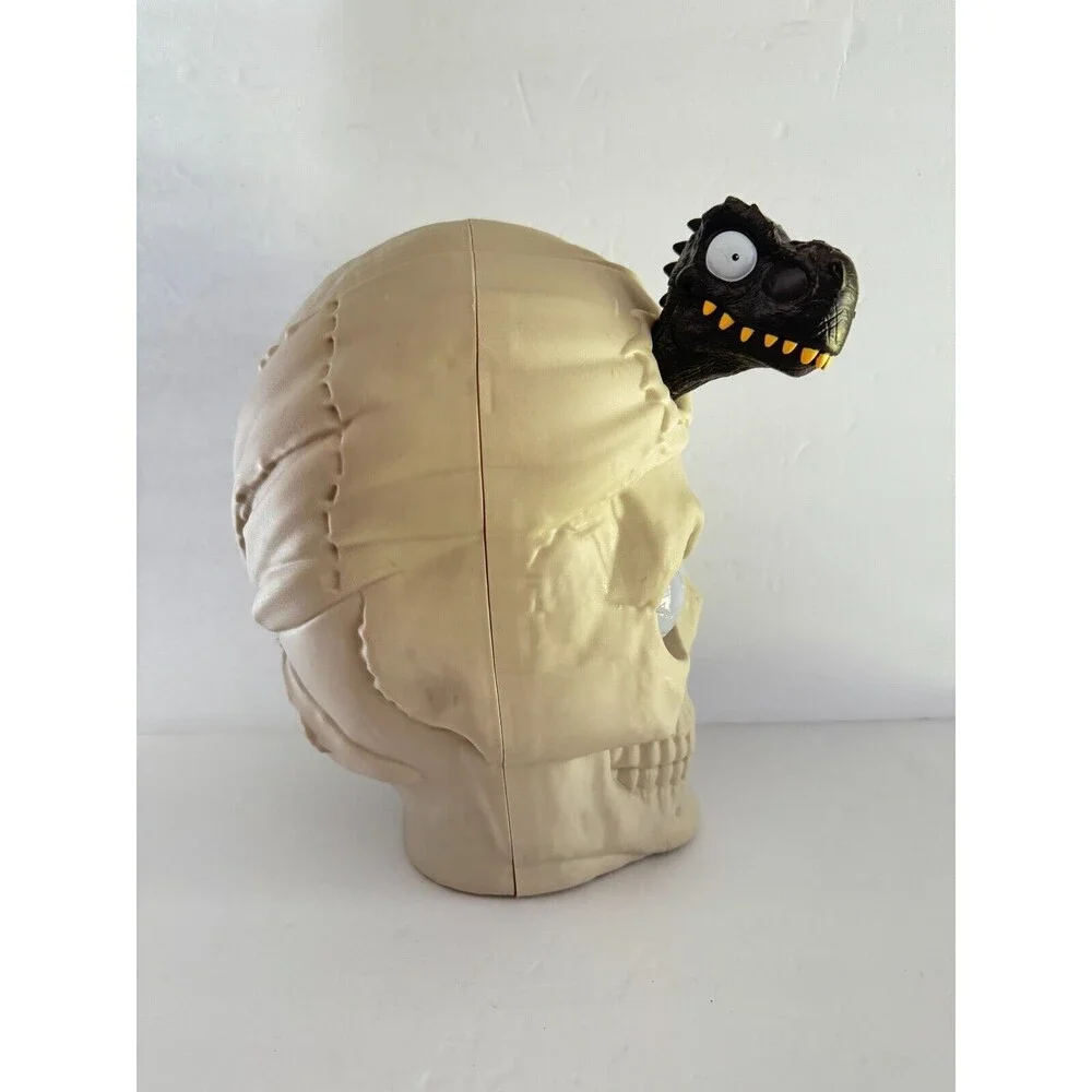 Zuru Large Plastic Skull and Dinosaur Pirate Halloween Lights Up Speaks WORKS!